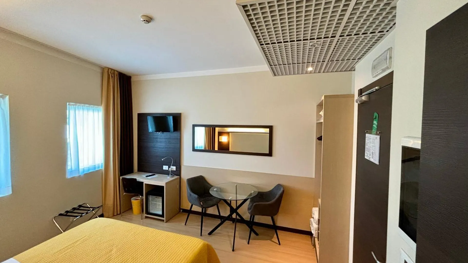 Hotel Alveri Mestre 3*,