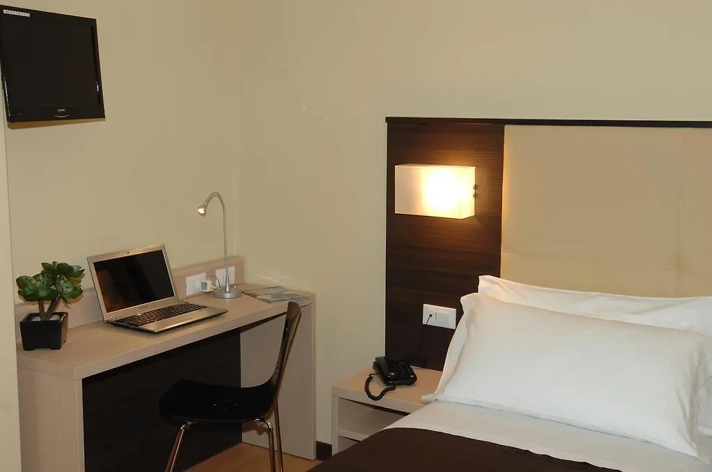 ***  Hotel Alveri Mestre Itália
