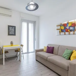 Appartamento Piazza De Angeli M1 Comfortable Flat With Balcony Milano